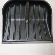 Лопата снеговая с металл. планкой (480х400) - Экструзия и литье полимеров.